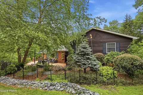 212 Spring Hill Rd, Honesdale, PA 18431