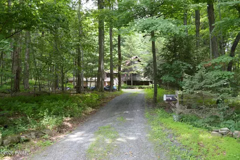 5 Akers Rd, Newfoundland, PA 18445