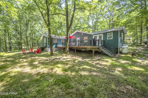 117 Hackney Ct, Milford, PA 18337