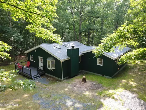 117 Hackney Ct, Milford, PA 18337