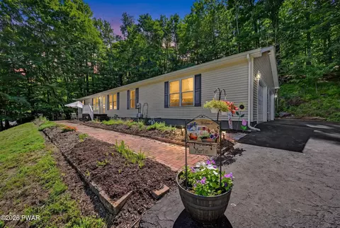 1416 Overlook Ave, Honesdale, PA 18431