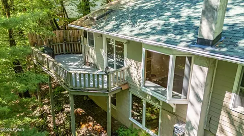 112 Heavenly Valley Dr, Tafton, PA 18464