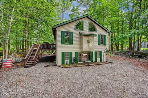 27 Burnwood Pt, Lake Ariel, PA 18436