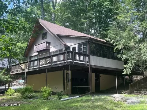 126 Hemlock Dr, Lakeville, PA 18438
