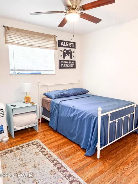 Bedroom - 346 Tom Quick Rd, Dingmans Ferry, PA 18328 photo 7 of 10