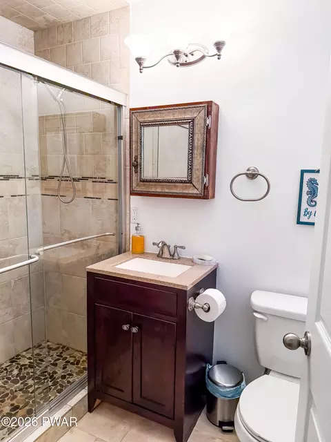 Bath - 346 Tom Quick Rd, Dingmans Ferry, PA 18328 photo 1 of 6