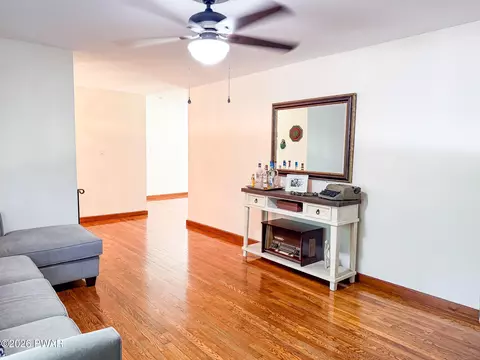 Living - 346 Tom Quick Rd, Dingmans Ferry, PA 18328 photo 3 of 4