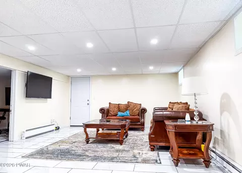 Living - 346 Tom Quick Rd, Dingmans Ferry, PA 18328 photo 4 of 4