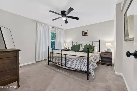 Bedroom - 131 E Lake View Dr, Dingmans Ferry, PA 18328 photo 6 of 15