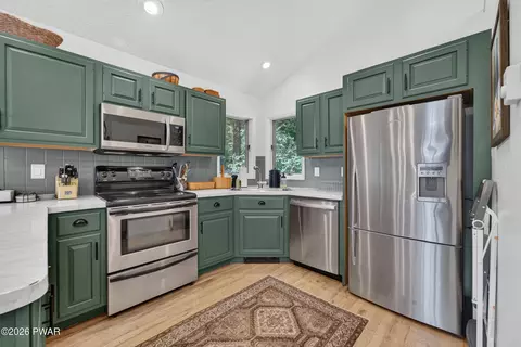 Kitchen - 131 E Lake View Dr, Dingmans Ferry, PA 18328 photo 1 of 2