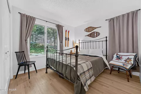 Bedroom - 131 E Lake View Dr, Dingmans Ferry, PA 18328 photo 1 of 15