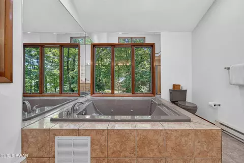 Bath - 131 E Lake View Dr, Dingmans Ferry, PA 18328 photo 7 of 9