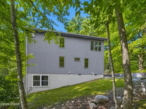 Exterior - 131 E Lake View Dr, Dingmans Ferry, PA 18328 photo 10 of 12