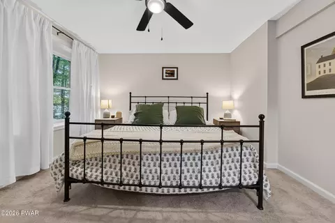 Bedroom - 131 E Lake View Dr, Dingmans Ferry, PA 18328 photo 7 of 15