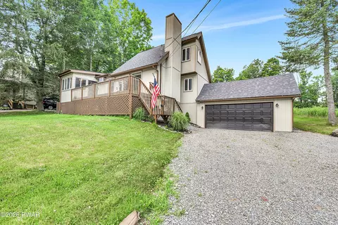 33 Forest Ln, Lake Ariel, PA 18436