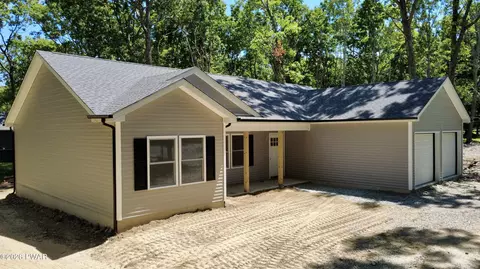 127 Buck Run Dr, Milford, PA 18337