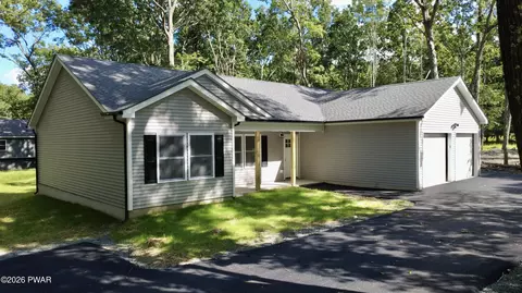 127 Buck Run Dr, Milford, PA 18337