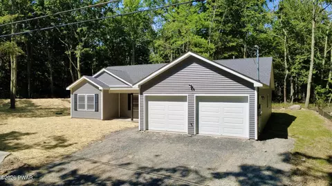 142 Walker Lake Rd, Shohola, PA 18458