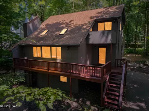 2616 Boulder Ct, Lake Ariel, PA 18436