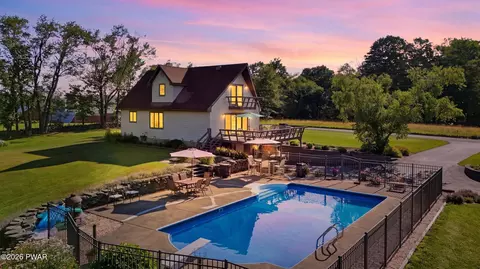 341 Pleasant View Dr, Pleasant Mount, PA 18453