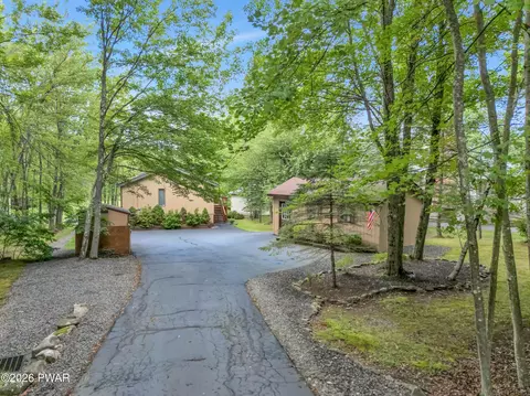 123 S Fairway Dr, Lake Ariel, PA 18436