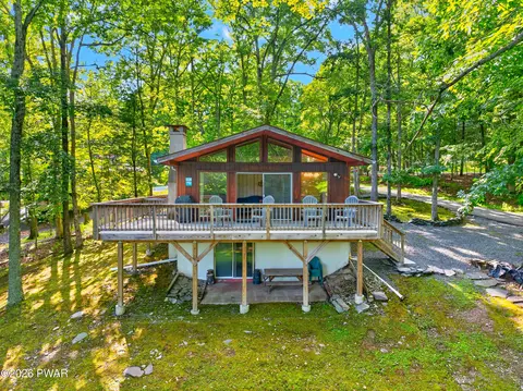 103 Mysty Cove Ln, Milford, PA 18337