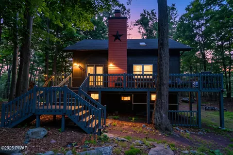 9688 Stony Hollow Dr, Tobyhanna, PA 18466