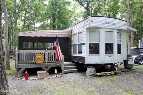 129 Alpine Dr, Milford, PA 18337