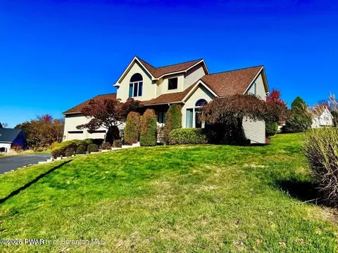 100 Rabbit Run, Clarks Summit, PA 18411