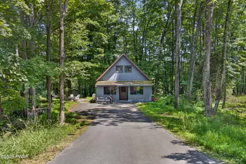 90 Lakeview Dr, Lake Ariel, PA 18436