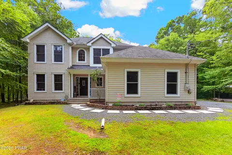 195 Aspen Dr, Milford, PA 18337