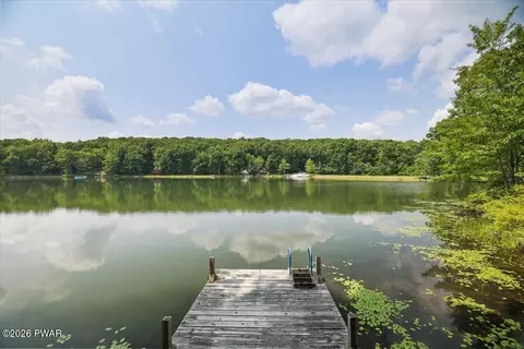 258 Florence Trl, Hawley, PA 18428