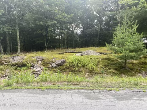 110112 Re Redwood Ct, Milford, PA 18337