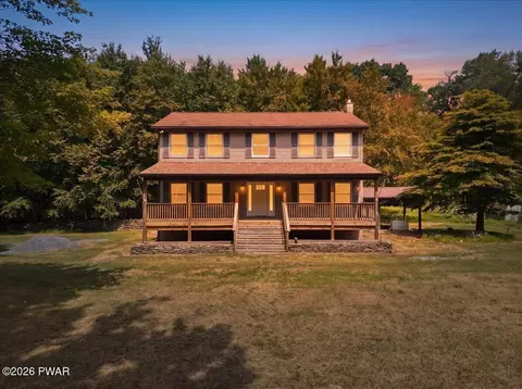 118 Navajo Ct, Hawley, PA 18428