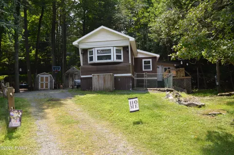 161 Southerton Ln, Greentown, PA 18426