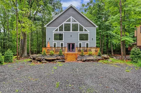 180 N Fairway Dr, Lake Ariel, PA 18436