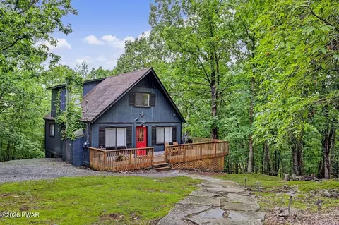 108 Owl Ct, Lackawaxen, PA 18435