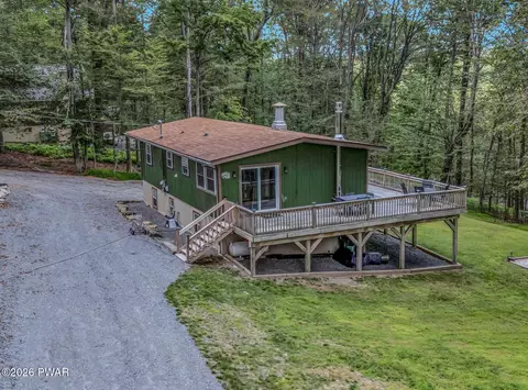 103 Ash Ln, Greentown, PA 18426