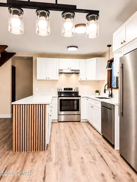 Kitchen - 297 Saunders Dr, Bushkill, PA 18324 photo 1 of 2