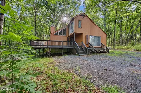 202 Basswood Dr, Hawley, PA 18428
