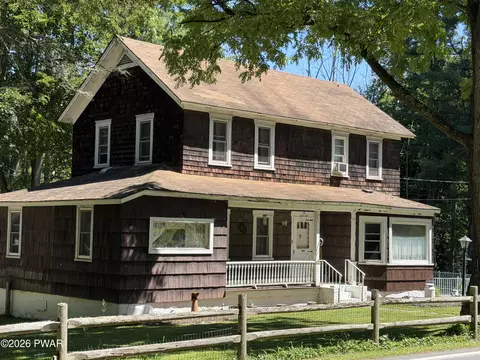 1507 Rt 590, Hawley, PA 18428