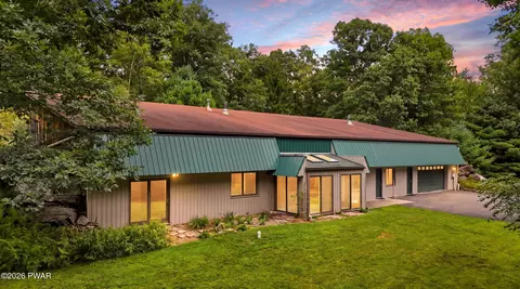 2600 Owego Tpke, Hawley, PA 18428