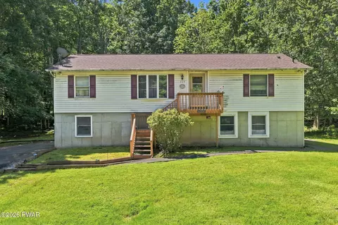 147 Buck Run Dr, Milford, PA 18337