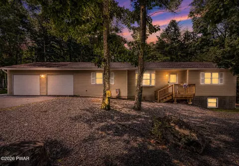 124 Claudine Ln, Dingmans Ferry, PA 18328
