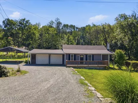 61 Lakeside Dr # E, Honesdale, PA 18431
