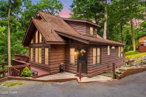 25 Vista Ct, Lakeville, PA 18438