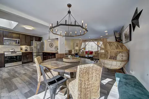 Dining - 103 E Beaver Dam Rd, Tafton, PA 18464 photo 1 of 2