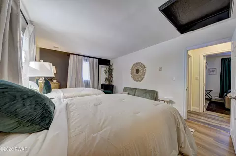 Bedroom - 103 E Beaver Dam Rd, Tafton, PA 18464 photo 7 of 9