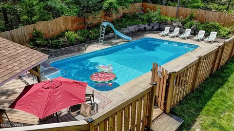 Exterior - 103 E Beaver Dam Rd, Tafton, PA 18464 photo 3 of 25