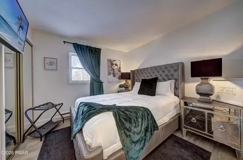 Bedroom - 103 E Beaver Dam Rd, Tafton, PA 18464 photo 5 of 9